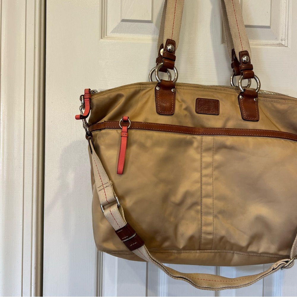 COACH 2007 Champagne Satin Fabric Hamptons Weekend Tote Purse 11748 Crossbody - Picture 3 of 16